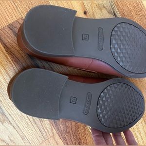 Brand new leather Dk tan East side shoes